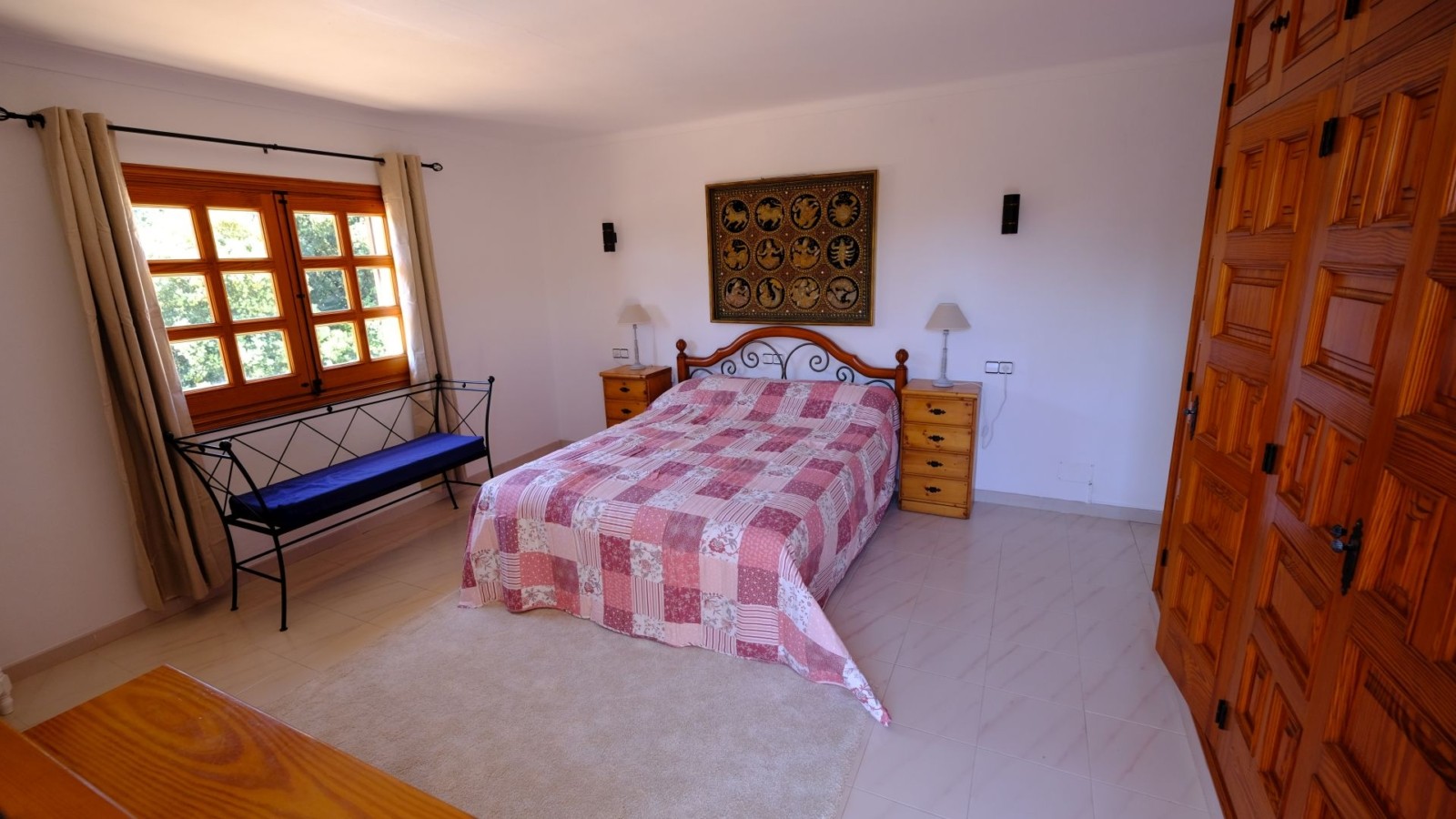 mallorca-finca-unterkunft-ferienhaus-schlafzimmer